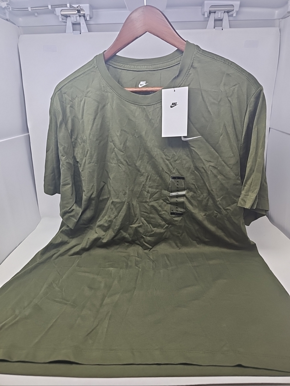 Nike Men’s Olive Crew Neck Short Sleeve T-Shirt
